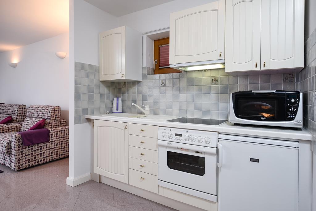Apartmani Alice Njivice Extérieur photo