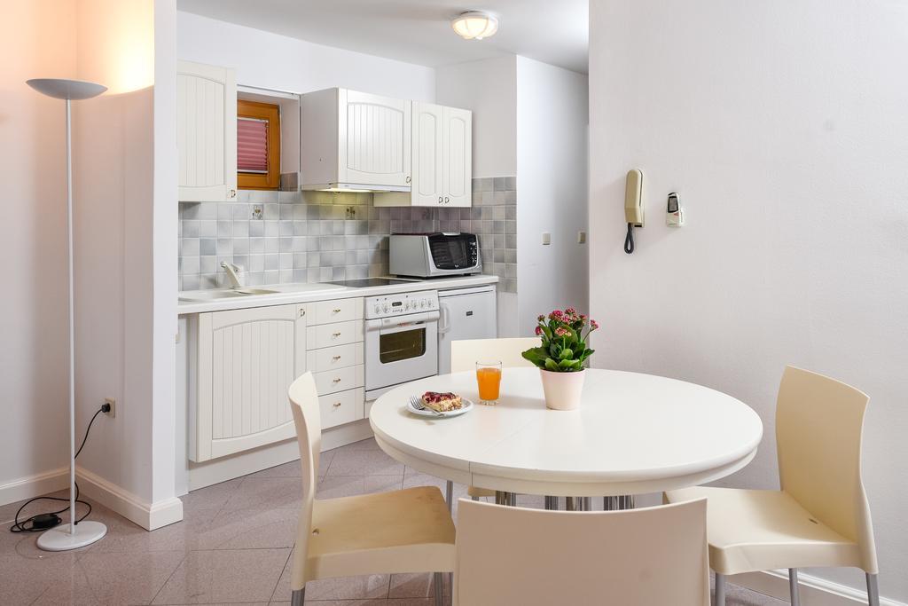 Apartmani Alice Njivice Extérieur photo