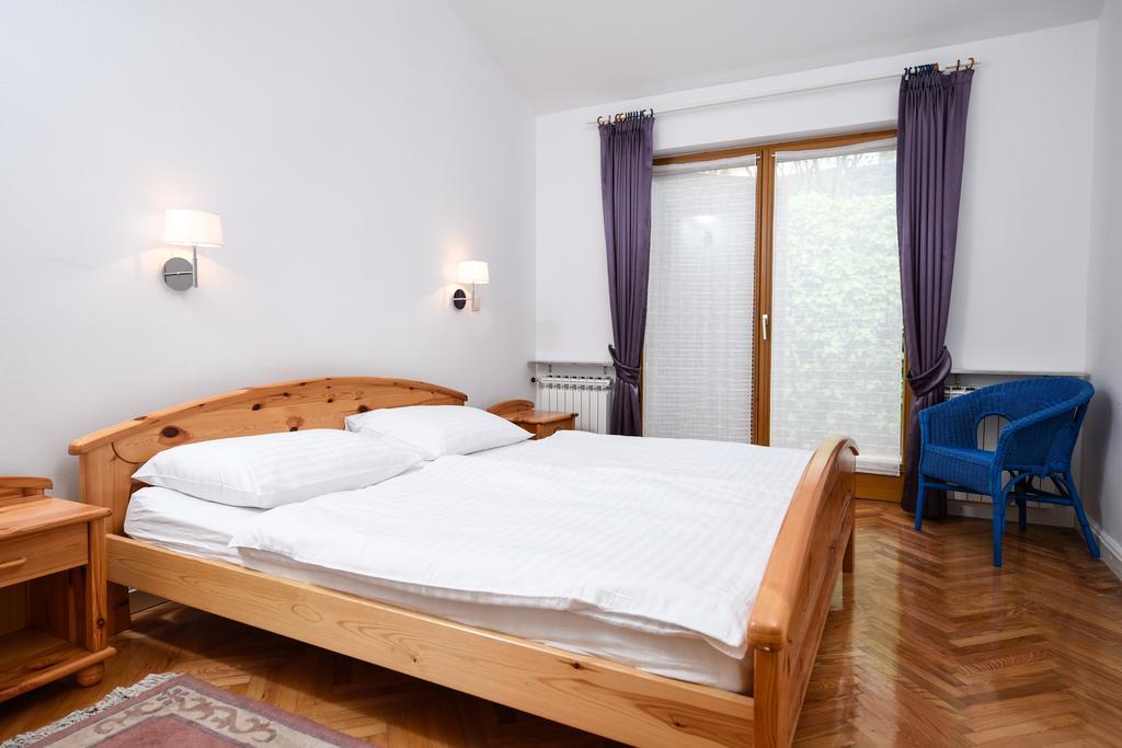 Apartmani Alice Njivice Extérieur photo