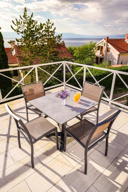 Apartmani Alice Njivice Extérieur photo