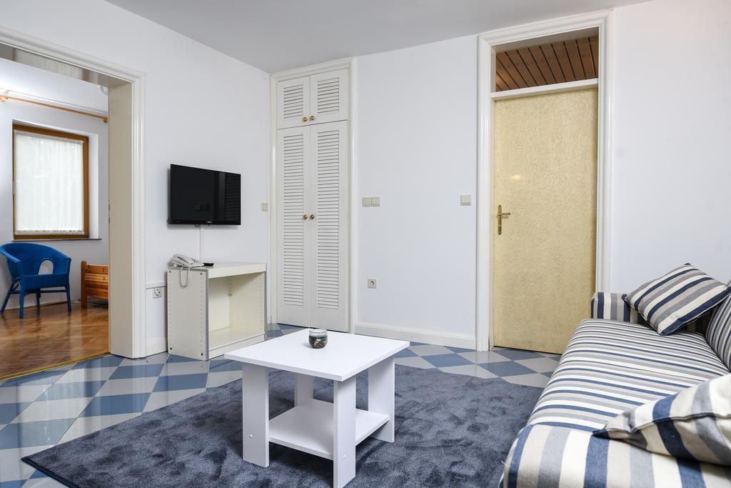 Apartmani Alice Njivice Extérieur photo