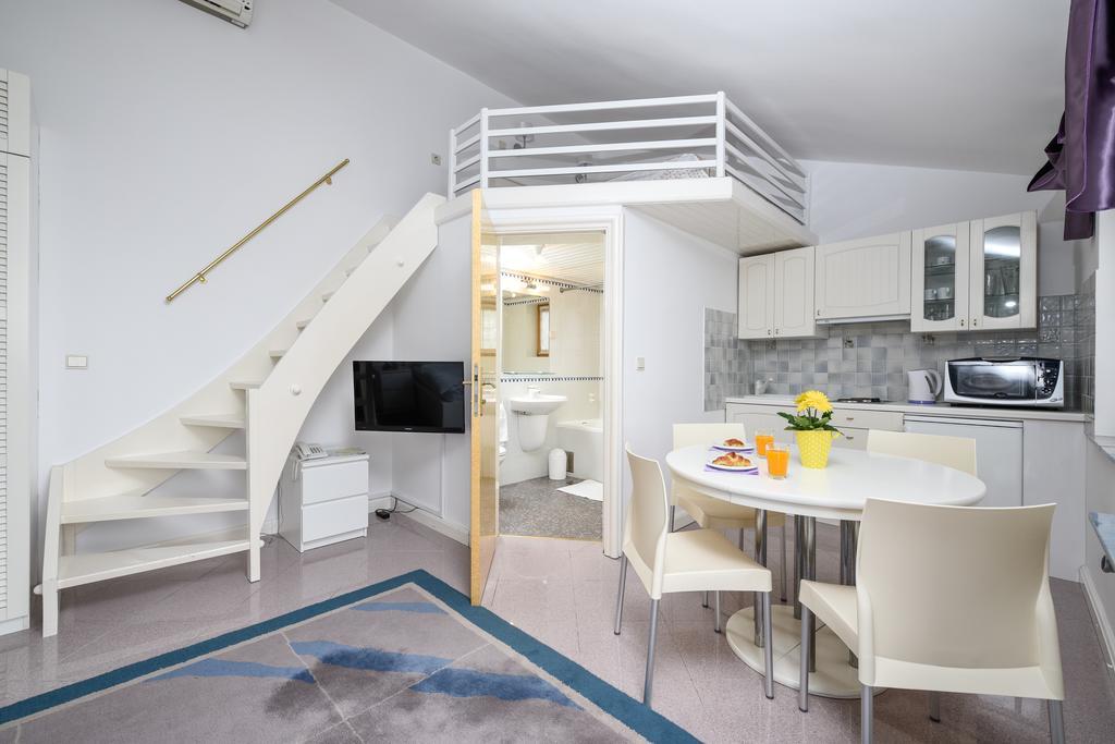 Apartmani Alice Njivice Extérieur photo