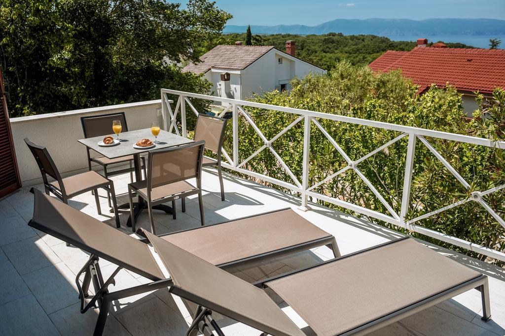 Apartmani Alice Njivice Extérieur photo