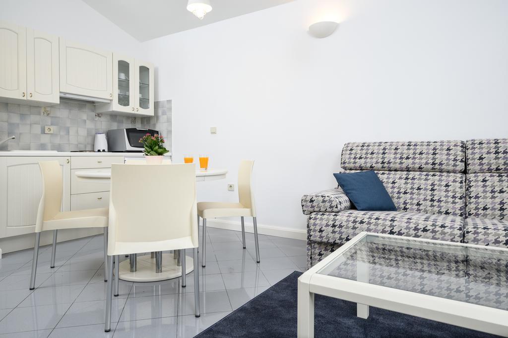 Apartmani Alice Njivice Extérieur photo